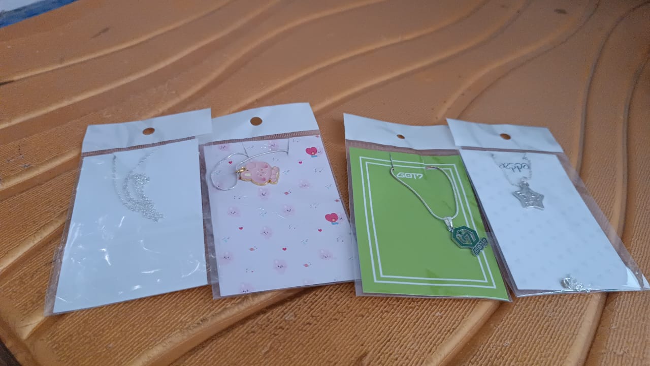Pendant Necklace – Single Piece (Random Mix Design) Pendant Necklace – Single Piece (Random Mix Design)